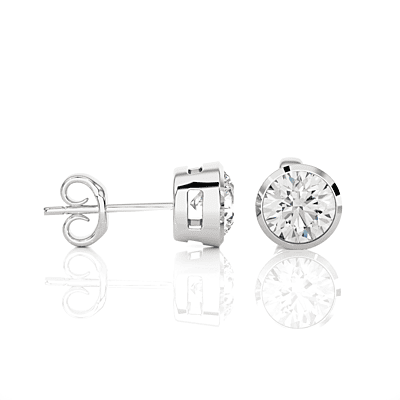 Tara Crown Glow – Halo Diamond Studs Tara Crown Glow – Halo Diamond Studs